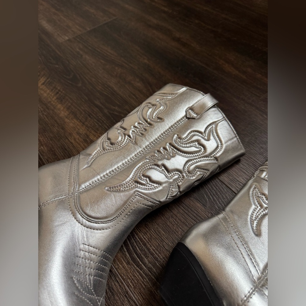 New Soda Silver Cowboy Boots - Picture 8 of 11